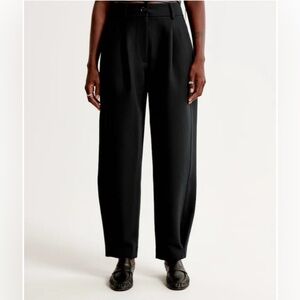 NWT - Abercrombie High Taper Ankle Trouser